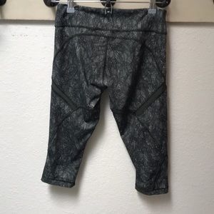 Lululemon cropped yoga leggings